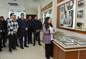 Siyəzəndə gənc partiya fəalları Heydər Əliyev Mərkəzini ziyarət ediblər