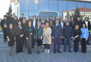 Siyəzəndə gənc partiya fəalları Heydər Əliyev Mərkəzini ziyarət ediblər