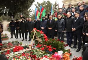 Vətən Müharibəsi qəhrəmanı Veysəl Musibovun anım tədbiri keçirilib FOTOLAR