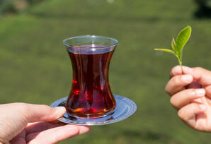 Kimin ağrıyır canı…. Az çay içsin mərcanı!