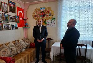 Göygöl rayonunda şəhid ailəsi ziyarət edilib FOTOLAR