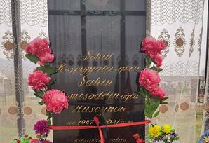 Qızılqaya kəndində  şəhid  Şahin Hüseynovun məzarı ziyarət olunub FOTOLAR