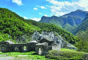 KƏLBƏCƏR:   27 illik  qış  ömrünə 44 gündə bahar gələn qədim yurd TƏHLİL