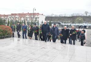 “Etnik təmizləmə və soyqırım cinayətlərinin hüquqi aspektləri: tarixi faktlar kontekstində” FOTOLAR