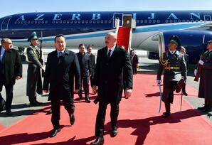 Azərbaycan Prezidenti İlham Əliyev Qazaxıstana rəsmi səfərə gəlib