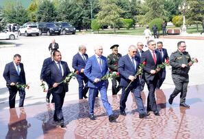 “Heydər Əliyev və Azərbaycanda milli intibah dövrü” FOTOLAR