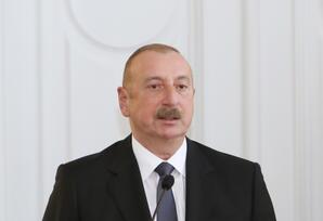 İlham Əliyev və Jelka Tsviyanoviç mətbuata bəyanatlarla çıxış ediblər