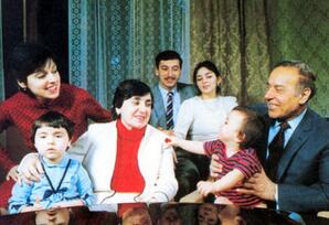 Zərifə xanım Əliyeva: Azərbaycanın qürurla andığı qadın TƏHLİL
