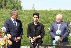 Şəhid Zülfüqar Fərəcovun məzarı ziyarət olunub FOTOLAR