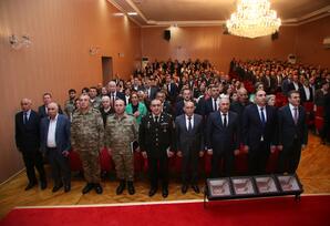 “Dünyanı heyrətə salan insan” FOTOLAR