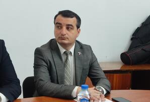 "Tarix yazan Böyük Şəxsiyyət" DƏYİRMİ MASA