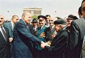 Heydər Əliyev və müharibə iştirakçıları: qayğı, diqqət, hörmət...