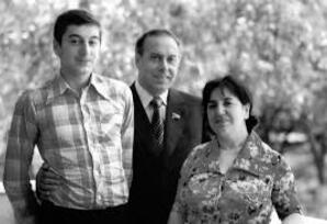 HEYDƏR ƏLİYEVİN UŞAQLIQ VƏ GƏNCLİK İLLƏRİ TƏHLİL