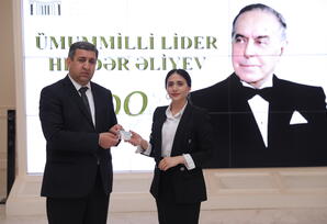 Gənc partiya fəalları Heydər Əliyev Mərkəzini ziyarət ediblər