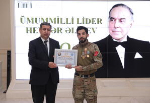 Gənc partiya fəalları Heydər Əliyev Mərkəzini ziyarət ediblər