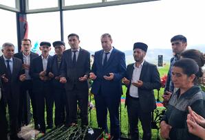 Gədəbəydə Şəhid  Hüseyn Əsgərovun məzarı ziyarət olunub FOTOLAR