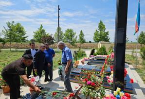 Biləsuvarda şəhidlərinin doğum günlərində xatirələri anılıb FOTOLAR