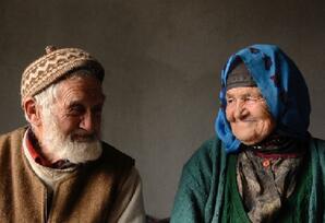 Gözüm yoldadır, qulağım səsdə…