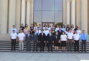 Samuxda gənc partiya fəalları Heydər Əliyev Mərkəzini ziyarət ediblər FOTOLAR