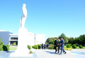 Gənclərimiz Heydər Əliyev irsini dərindən öyrənməlidirlər FOTOLAR