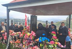 Gədəbəyin Arıqıran kəndində şəhid Nəcəf Hüseynovun məzarı ziyarət olunub FOTOLAR