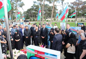 Yasamalda şəhid məzarları ziyarət olunub FOTOLAR
