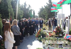 44 günlük Vətən müharibəsi şəhidlərinin əziz xatirələri yad olunub FOTOLAR