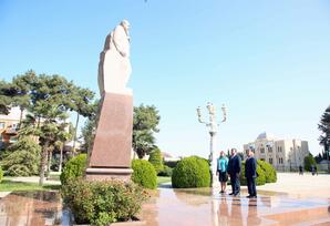 “Qətiyyətli Prezident, Müzəffər Ali Baş Komandan FOTOLAR