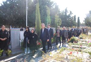 İkinci Fəxri xiyabanda şəhidlərin əziz xatirələri yad olunub FOTOLAR