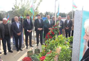 İkinci Fəxri xiyabanda şəhidlərin əziz xatirələri yad olunub FOTOLAR