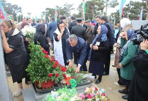 İkinci Fəxri xiyabanda şəhidlərinin əziz xatirələri yad olunub FOTOLAR