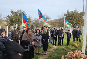 Gədəbəy rayonunda şəhidlərin məzarları ziyarət olunub FOTOLAR