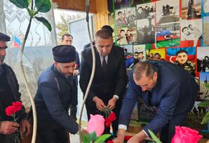 Gədəbəy rayonunda şəhidlərin məzarları ziyarət olunub FOTOLAR
