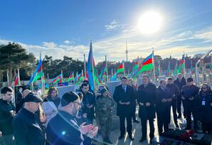 Yasamalda şəhid məzarları ziyarət olunub FOTOLAR
