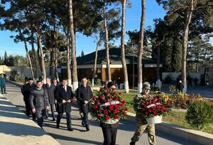 Yasamalda şəhid məzarları ziyarət olunub FOTOLAR
