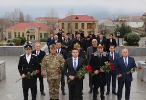 Gədəbəydə Ulu Öndər Heydər Əliyevin abidəsi ziyarət olunub FOTOLAR