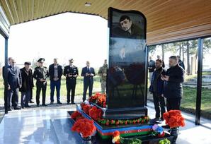 Şəhid Ramil Məmmədovun ailəsinə təltifləri təqdim edildi