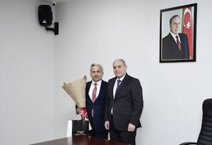 YAP Mərkəzi Aparatında “Yeni Azərbaycan” qəzetinin baş redaktoru Alqış Musayev ilə görüş keçirilib - FOTOLAR - VİDEO