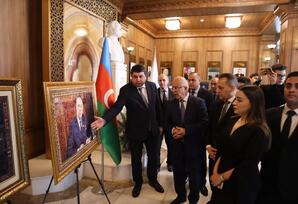Yasamal rayonunda “Heydər Əliyev-Unudulmaz Lider” adlı foto xalça sərgisi təşkil olunub - ŞƏRH