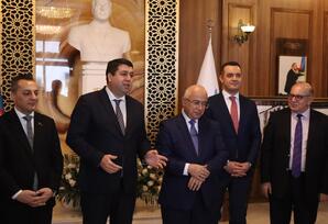 Yasamal rayonunda “Heydər Əliyev-Unudulmaz Lider” adlı foto xalça sərgisi təşkil olunub - ŞƏRH