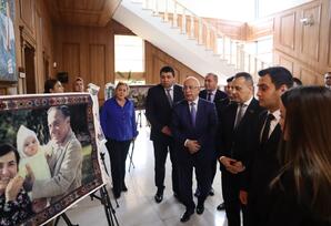 Yasamal rayonunda “Heydər Əliyev-Unudulmaz Lider” adlı foto xalça sərgisi təşkil olunub - ŞƏRH