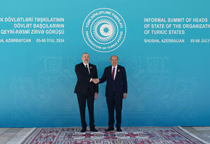 İlham Əliyev TDT-nin Dövlət başçılarının qeyri-rəsmi Zirvə görüşündə iştirak edən dövlət və hökumət başçılarını qarşılayıb - FOTOLAR