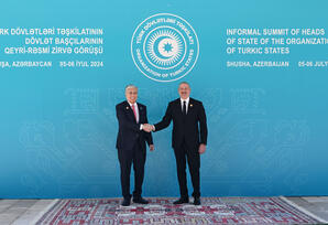 İlham Əliyev TDT-nin Dövlət başçılarının qeyri-rəsmi Zirvə görüşündə iştirak edən dövlət və hökumət başçılarını qarşılayıb - FOTOLAR