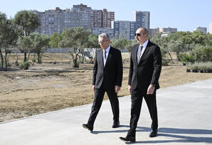 Prezident Bakıda “Gənclik” metrosu yanında yaradılan yeni parkda işlərin gedişi ilə tanış olub - FOTOLAR