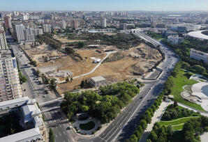 Prezident Bakıda “Gənclik” metrosu yanında yaradılan yeni parkda işlərin gedişi ilə tanış olub - FOTOLAR