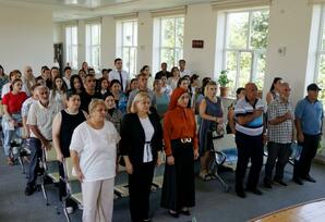 Uşaqlara daktil əlifba və jest dili lüğəti öyrədiləcək FOTOLAR