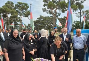 Şəhid Həmidağa Hüseynzadənin doğum günündə məzarı ziyarət olunub FOTOLAR