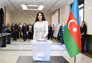 Prezident İlham Əliyev, birinci xanım Mehriban Əliyeva və qızları Leyla Əliyeva səs veriblər