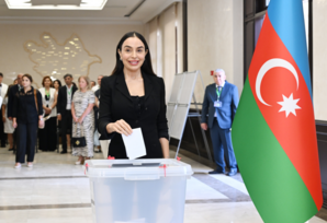 Prezident İlham Əliyev, birinci xanım Mehriban Əliyeva və qızları Leyla Əliyeva səs veriblər