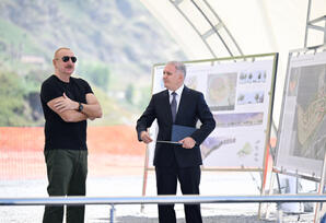 Prezident Kəlbəcər rayonunun İstisu qəsəbəsinin təməlini qoyub